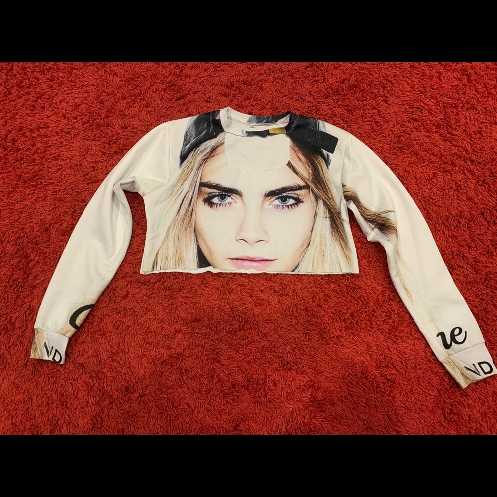 HAND CROPPED CARA DELEVINGNE SWEATER WITH CUT NECK